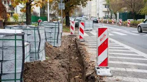 Remonty w pięciu dzielnicach. Zamknięte ulice, autobusy na objazdach