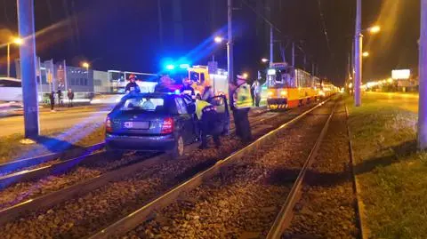 Pijany na torowisku,  odciął Okęcie od tramwajów