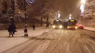 Autobusy nie mogą podjechać Belwederską