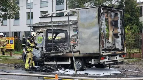 Spłonęło auto przewożące baterie do elektrycznych rowerów