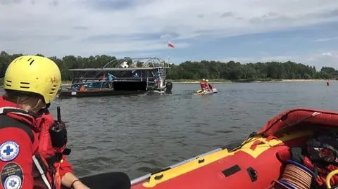 Ratusz inauguruje sezon nad Wisłą, a Stołeczne WOPR bez miejskiej dotacji