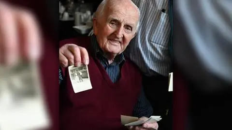 Rozpoznali się na zdjęciach z lat 60. i 70. Nieznane negatywy odkryto w piwnicy