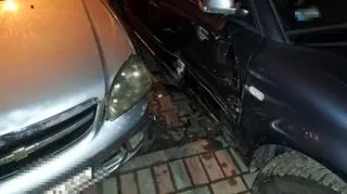 Pijana 17-latka za kierownicą. Wyjeżdżała z parkingu, uszkodziła dwa auta