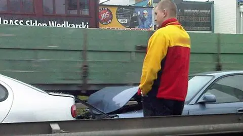 Zderzenie 3 samochodów w al. Prymasa Tysiąclecia