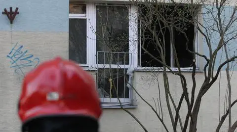 Pożar kawalerki. Nie mogli wyjść z mieszkań