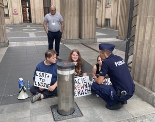 Protest młodych przed Ministerstwem Edukacji i Nauki