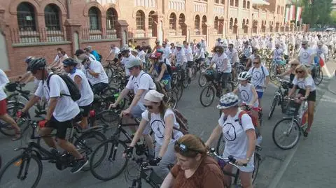 Rowerzyści przejechali śladami powstania. Trasa liczyła 20 kilometrów 