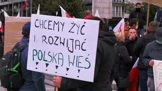 Rolnicy zebrali się na placu Trzech Krzyży