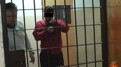 Kradzionym samochodem rozbił się na latarni