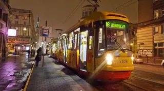 Mężczyzna wypadł z tramwaju