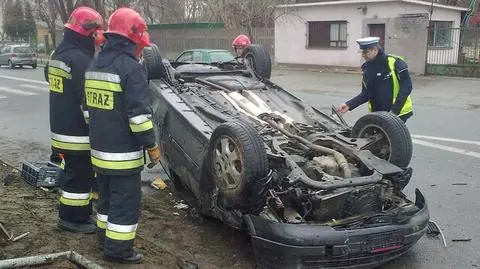 Opel dachował na Korkowej