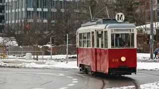 Zabytkowy tramwaj na warszawskich torach