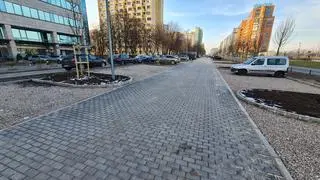 Nowy parking wzdłuż Alej Jerozolimskich