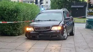 Rozbite audi po pościgu