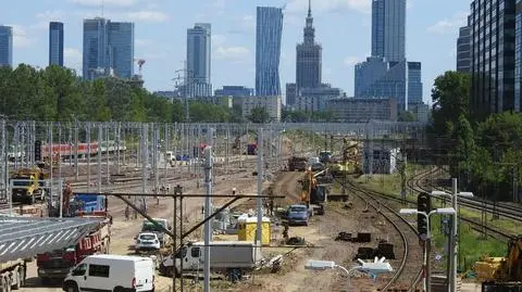 Wykonawca znów uszkodził kable na Dworcu Zachodnim