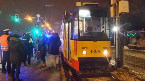 Kobieta potrącona przez tramwaj na Woli. Trafiła do szpitala