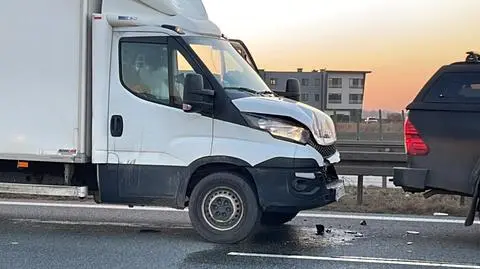 Seria kolizji na trasie S8. Na S7 zasłabł kierowca ciężarówki