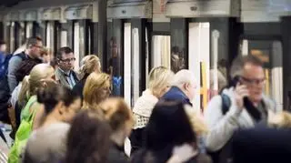 Metro wydłuża godziny szczytu na pierwszej linii
