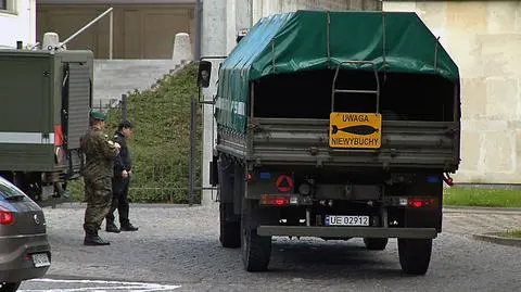 Saperzy na terenie Sejmu.  "Znaleziono kawał blachy"