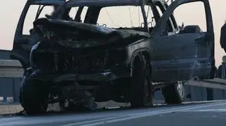 Spłonął jeep na wiadukcie nad Trasą Toruńską 