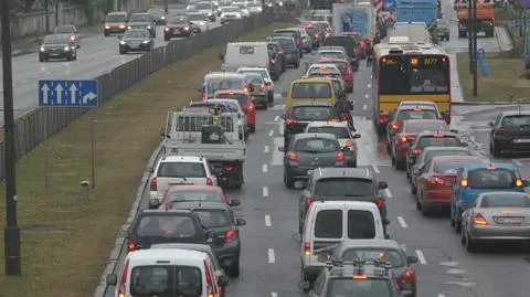 Awaria na Powsińskiej. "Korek sięgał Trasy Siekierkowskiej"