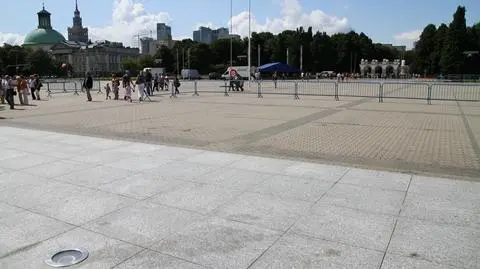 Na placu Piłsudskiego wymienią beton na granit