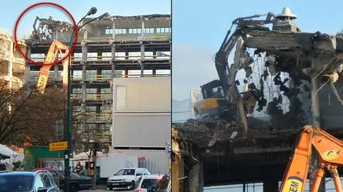 Niecodzienna rozbiórka w centrum. Koparka na Smyku