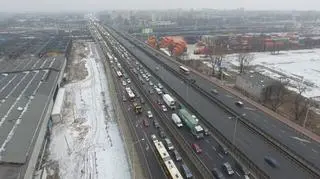 Kilkukilometrowy korek na Trasie Toruńskiej