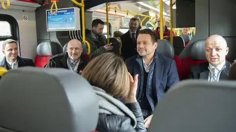 Pociąg wjechał na zły tor, były duże opóźnienia. Dotknęły także Rafała Trzaskowskiego 