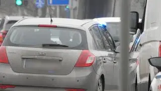 Policjanci zatrzymali kierowcę mercedesa z wypożyczalni