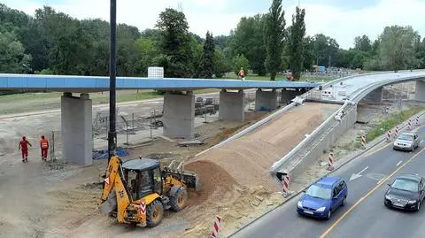 Budują estakady Łazienkowskiej. "Pierwszymi pojedziemy po wakacjach"