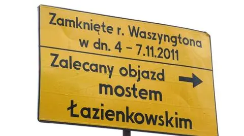 Prima Aprilis drogowców? Stare znaki wróciły na Wisłostradę