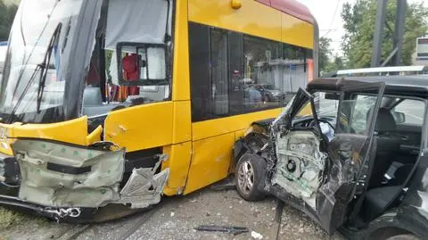 Tramwaj zderzył się z samochodem osobowym