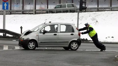 Rozbity matiz na Wale Miedzeszyńskim
