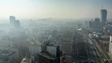 W Krakowie reagują na smog. W Warszawie uspokajają