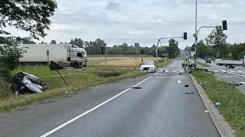 Auto wpadło w sygnalizator, ciężko ranna 15-latka. Areszt dla kierowcy za alkohol i narkotyki