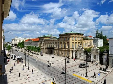 Nowy Świat i Krakowskie Przedmieście znów dla pieszych