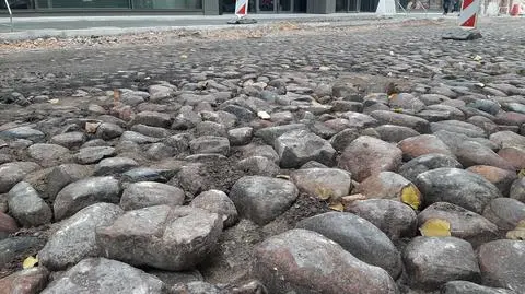 Historyczny bruk pozostanie na Łuckiej. Inwestor zmienił projekt 