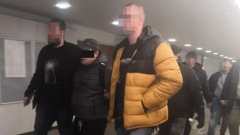 Potrącił policjantkę, grozi mu 15 lat. Recydywa, mefedron, zakaz prowadzenia pojazdów