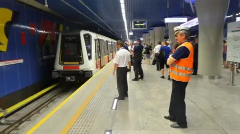 Poważne utrudnienia na II linii metra. Ruch wahadłowy, zastępcze autobusy