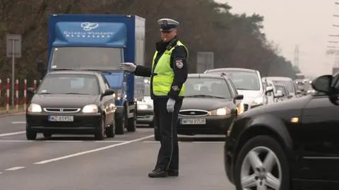 Zaduszki przy cmentarzach. Tłoczno, ale bez incydentów