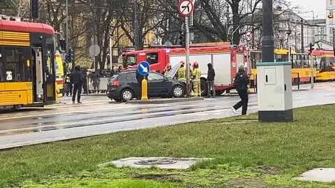 Zderzenie tramwaju z samochodem na Pradze Północ