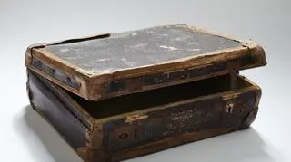 Znaleziona walizka z listami