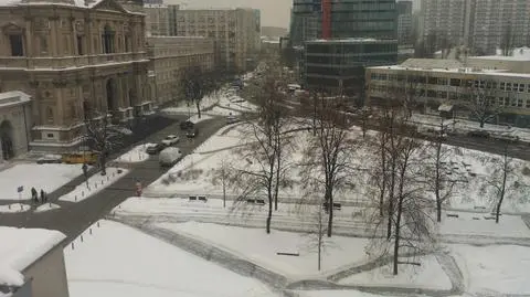 Nowości na placu Grzybowskim. Deskorolkarze na Zielnej