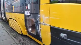 Zderzenie autobusu z tramwajem