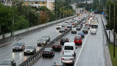 Dziura na Łazienkowskiej załatana