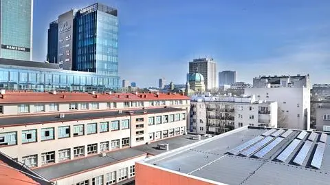 Budowa trwała trzy lata. Przy liceum Hoffmanowej otwarto nową halę sportową
