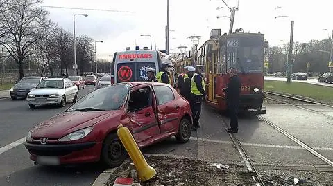Nie posłuchała policjanta i wjechała pod "28"