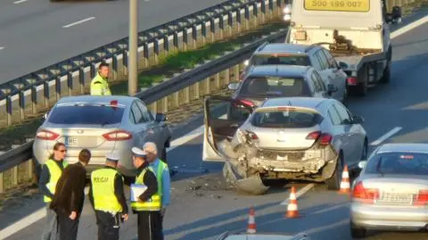 Zderzenie czterech aut na S8. Trasa ekspresowa znów stała 