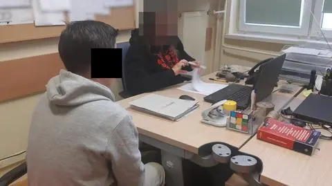 Policja: pokłóciły się o telefon, jedna uderzyła drugą młotkiem w głowę